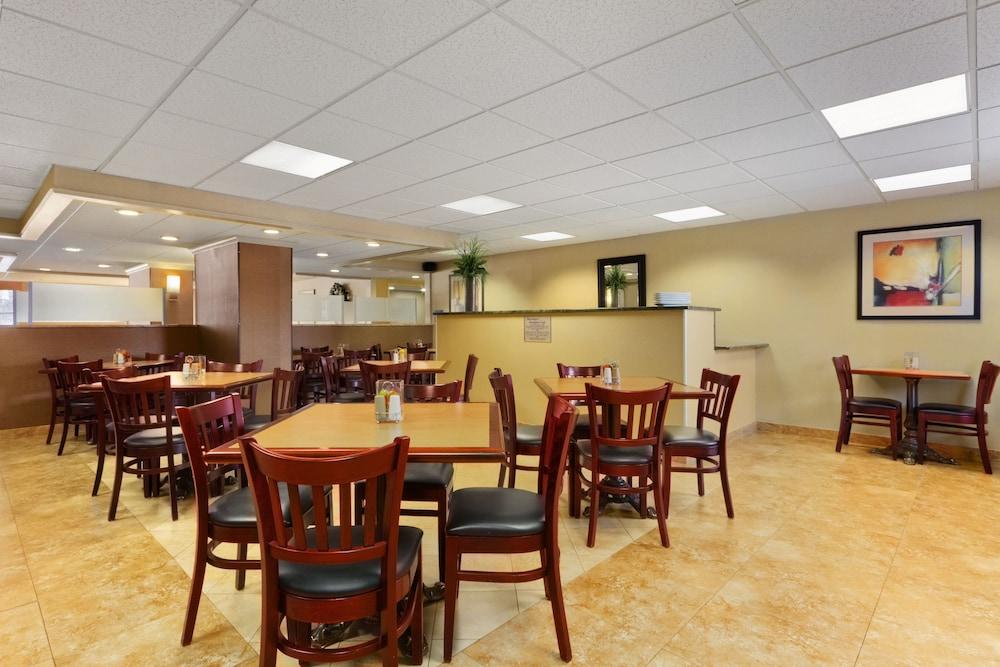 Comfort Inn & Suites Glen Mills - West Chester Екстер'єр фото