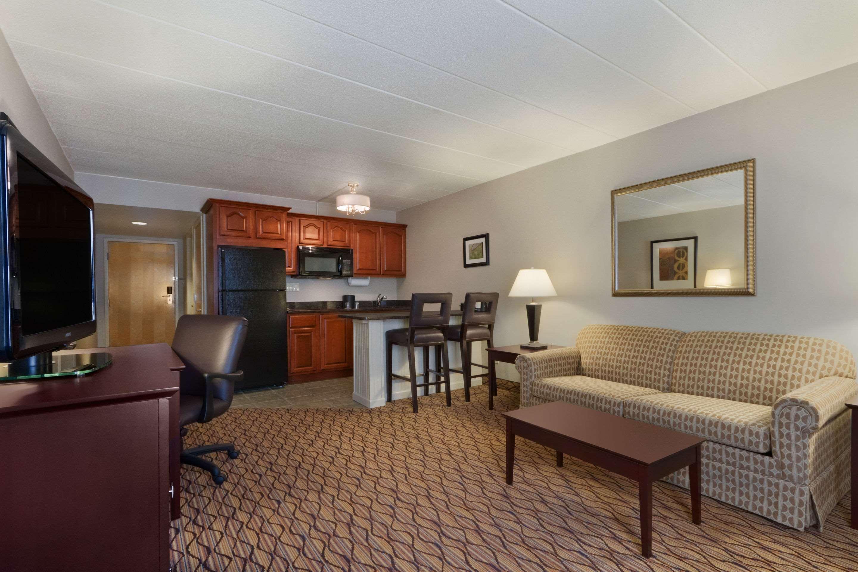 Comfort Inn & Suites Glen Mills - West Chester Екстер'єр фото