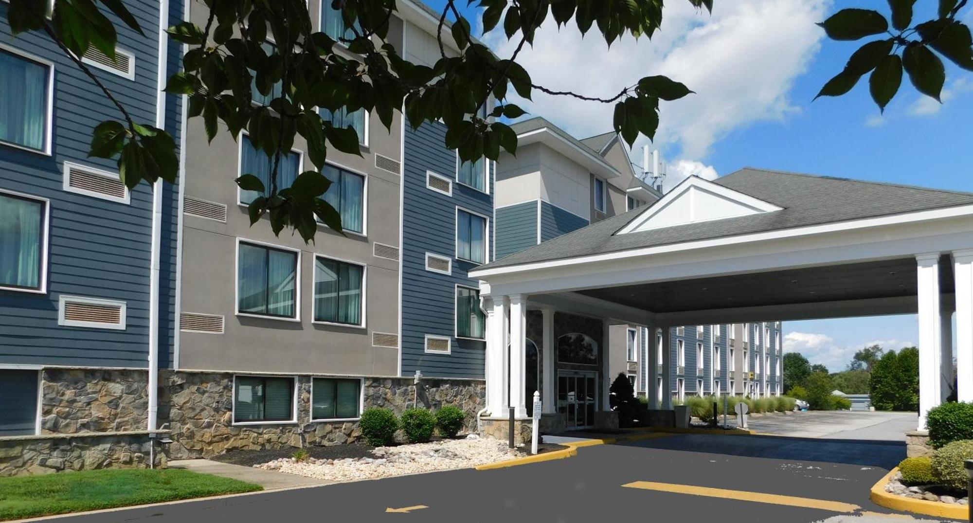 Comfort Inn & Suites Glen Mills - West Chester Екстер'єр фото