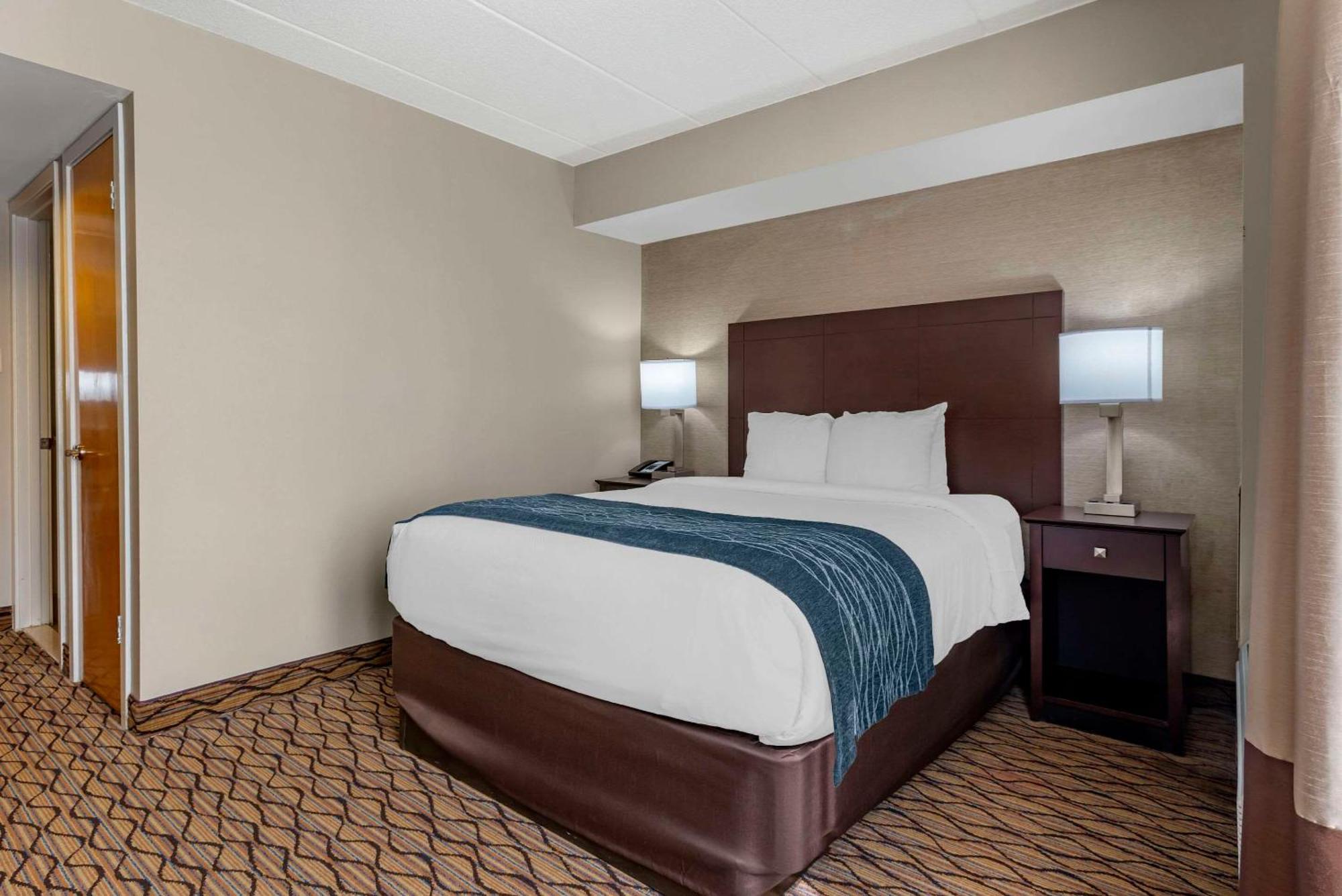 Comfort Inn & Suites Glen Mills - West Chester Екстер'єр фото