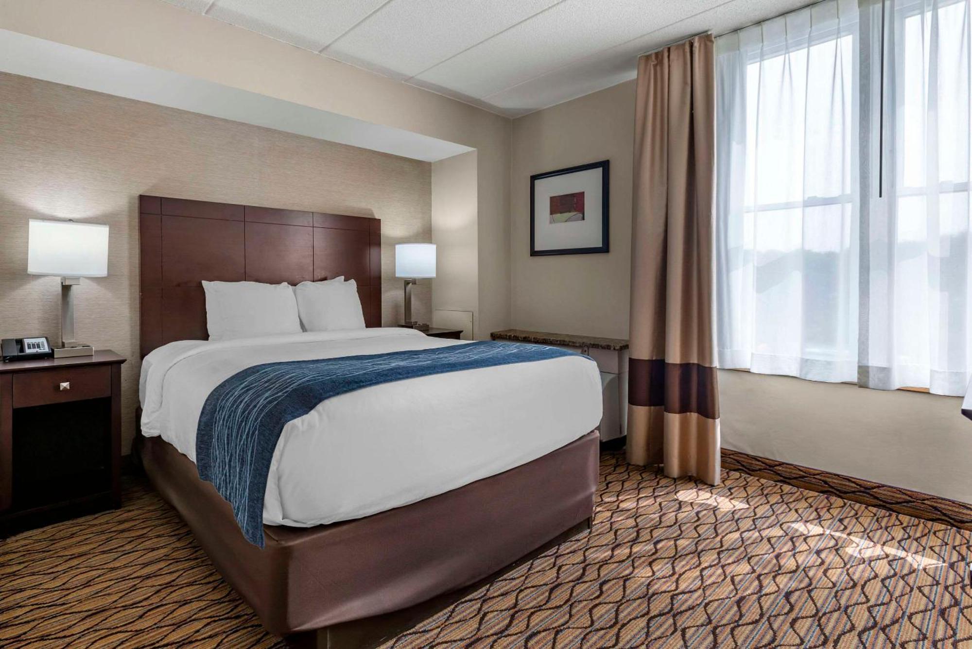 Comfort Inn & Suites Glen Mills - West Chester Екстер'єр фото