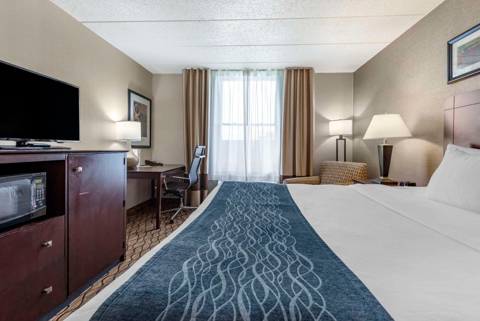 Comfort Inn & Suites Glen Mills - West Chester Екстер'єр фото