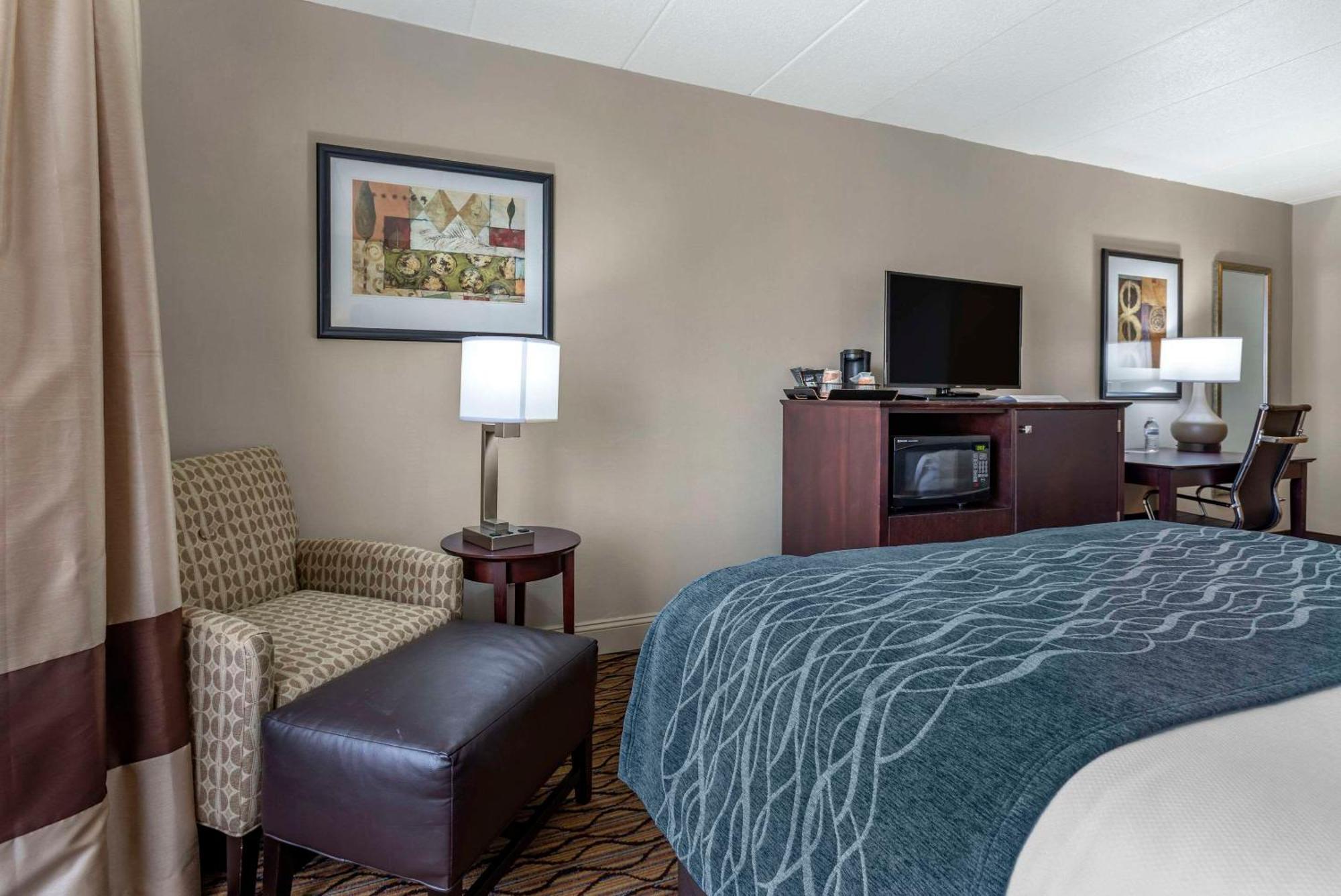 Comfort Inn & Suites Glen Mills - West Chester Екстер'єр фото