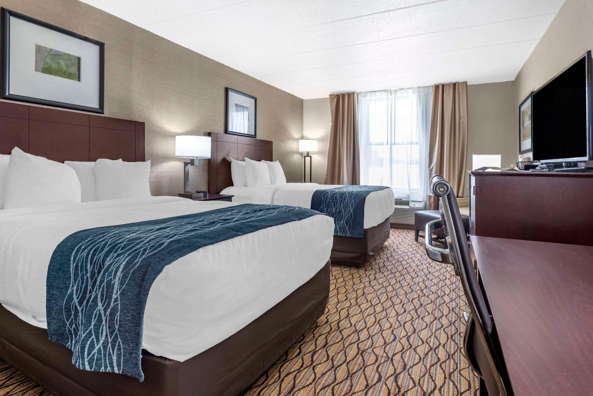 Comfort Inn & Suites Glen Mills - West Chester Екстер'єр фото