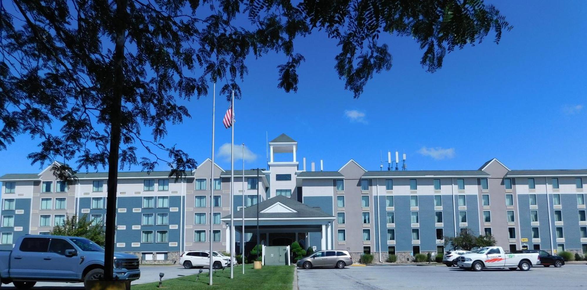 Comfort Inn & Suites Glen Mills - West Chester Екстер'єр фото