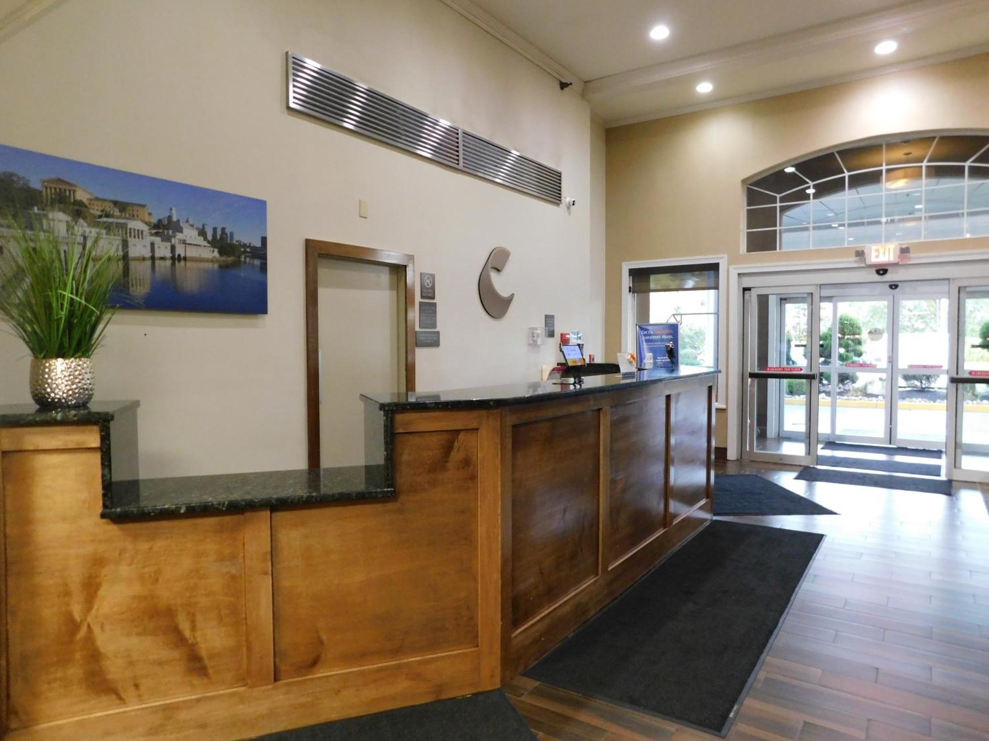 Comfort Inn & Suites Glen Mills - West Chester Екстер'єр фото