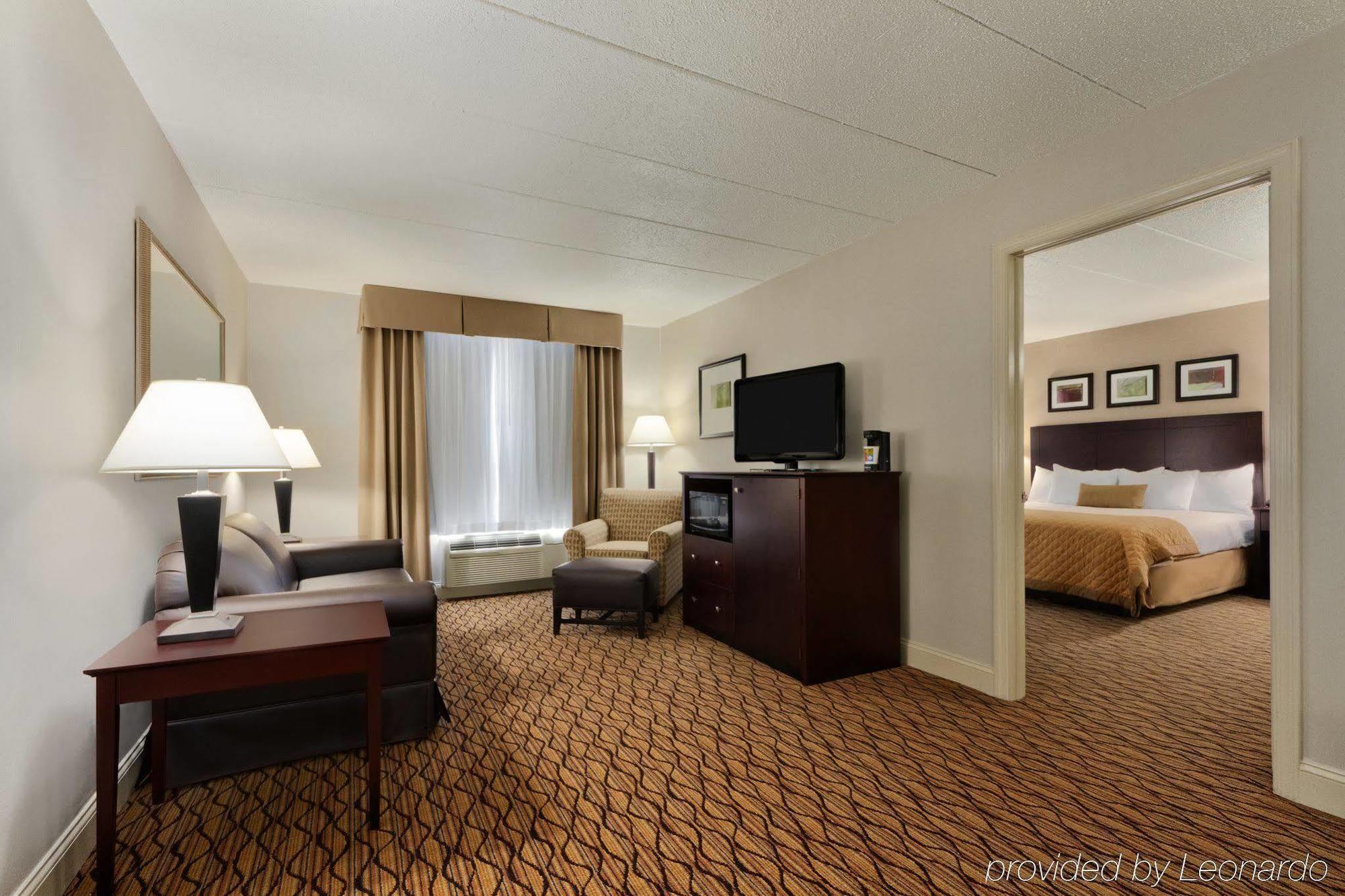 Comfort Inn & Suites Glen Mills - West Chester Екстер'єр фото